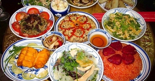 Mâm cơm ngày Tết miền Bắc Trung Nam