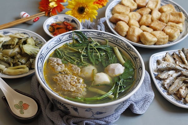 Canh cua khoai sọ rau rút - Món canh ngon đậm chất quê